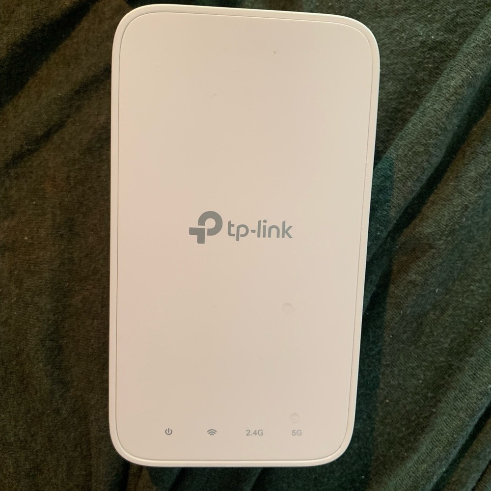 TP-Link Wi- Fi Range Extender Model: RE300 - Picture 3 of 6